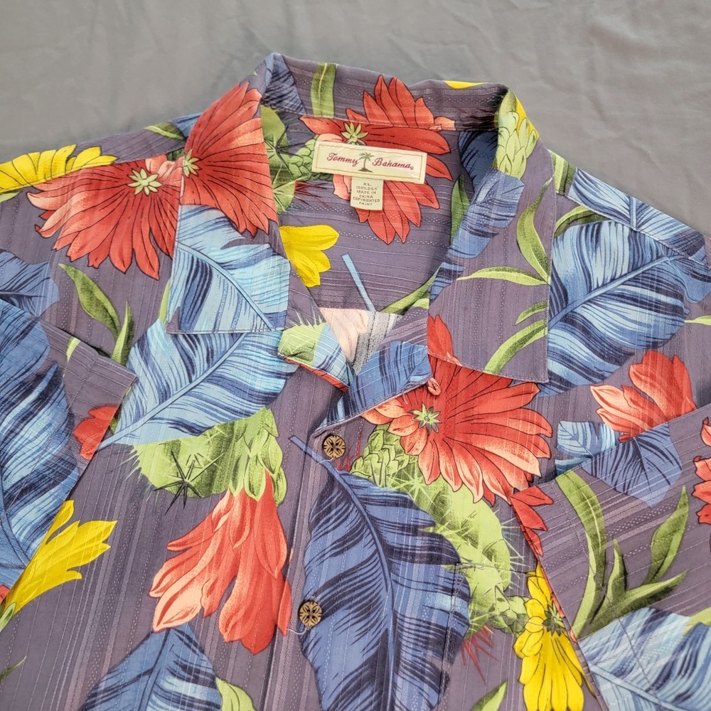 Tommy Bahama Hawaiian Camp Shirt Men's XL Tropical Floral Vibrant Colorful SS